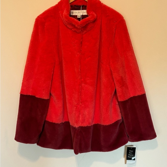 WINTER SALE - Trina Turk Coat - Picture 4 of 9
